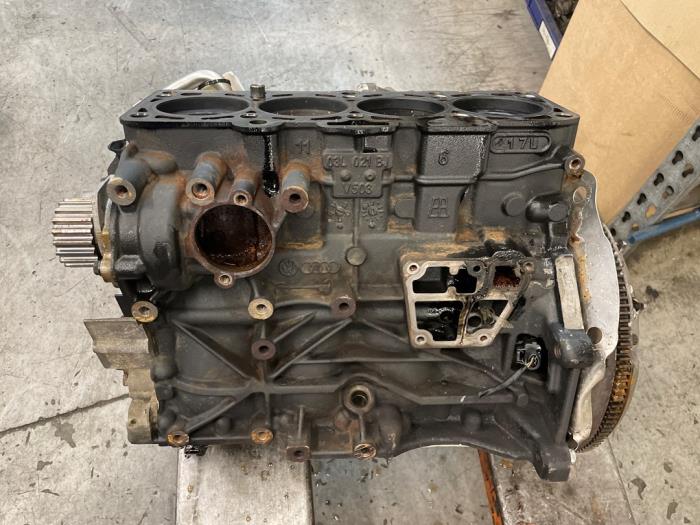 Gebrauchte Motor Unterblock Volkswagen Caddy III (2KA,2KH,2CA,2CH) 1.6 TDI 16V Preis auf Anfrage angeboten von Autodemontage van de Laar