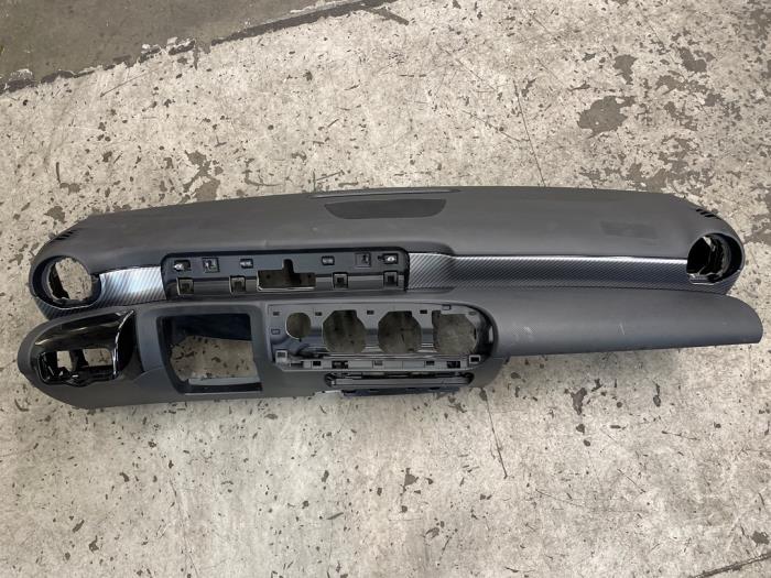 Używane Panel Mercedes A (177.0) 1.3 A-250 e Turbo 16V Cena € 550,00 Procedura marży oferowane przez Autodemontage van de Laar