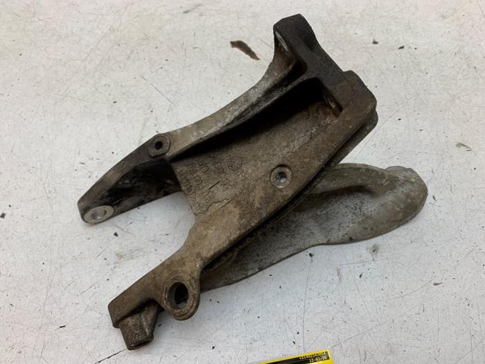 Used Engine mount Volkswagen Transporter T6 2.0 TDI 150 Price on request offered by Autodemontage van de Laar