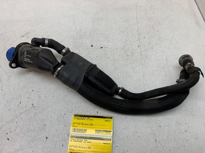 Gebrauchte Füllrohr adbluetank Volkswagen Transporter T6 2.0 TDI 150 Preis € 60,00 Margenregelung angeboten von Autodemontage van de Laar