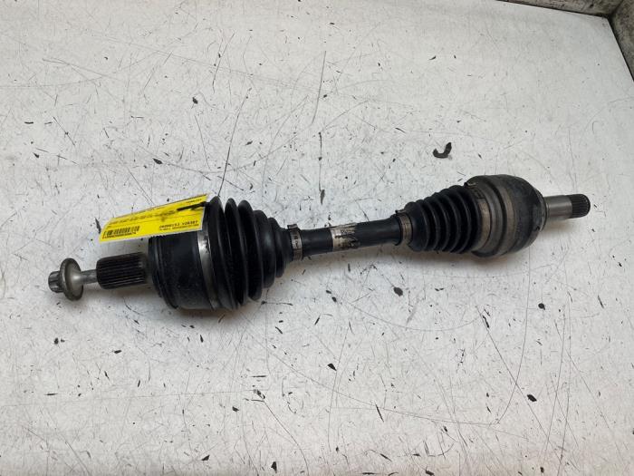 Gebrauchte Antriebswelle links vorne Mercedes B (W246/W242) 2.2 B-220 CDI BlueEFFICIENCY,d 16V Preis € 70,00 Margenregelung angeboten von Autodemontage van de Laar
