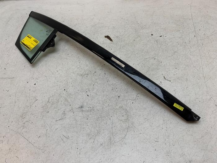 Usados Ventanilla triangular izquierda delante BMW i3 (I01) i3s Range Extender Precio de solicitud ofrecido por Autodemontage van de Laar