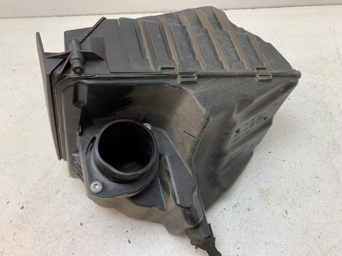 Gebrauchte Luftfiltergehäuse Renault Megane III Grandtour (KZ) 1.2 16V TCE 115 Preis auf Anfrage angeboten von Autodemontage van de Laar
