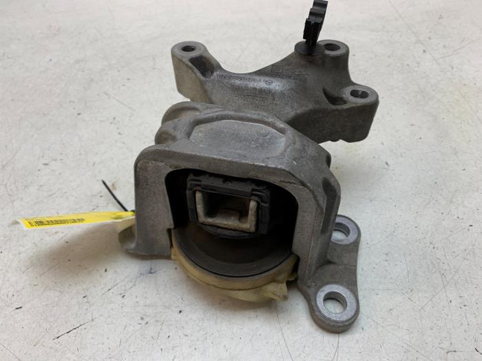 Used Engine mount Renault Megane III Grandtour (KZ) 1.2 16V TCE 115 Price on request offered by Autodemontage van de Laar