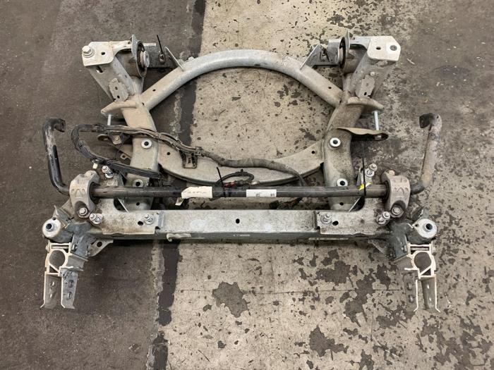 Gebrauchte Unterrahmen BMW i4 (G26) M50 84 kWh Preis € 375,00 Margenregelung angeboten von Autodemontage van de Laar
