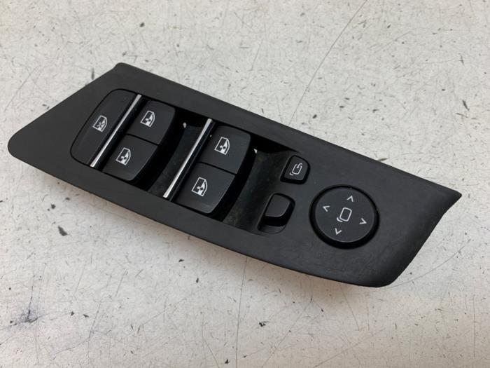 Usados Interruptor de ventanilla eléctrica BMW 5 serie (G30) 523d 2.0 TwinPower Turbo 16V Precio € 40,00 Norma de margen ofrecido por Autodemontage van de Laar