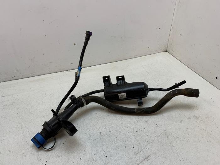 Gebrauchte Füllrohr adbluetank BMW 5 serie (G30) 523d 2.0 TwinPower Turbo 16V Preis auf Anfrage angeboten von Autodemontage van de Laar