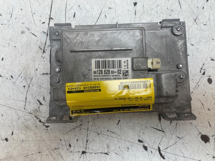 Begagnade Innerdisplay Peugeot 208 I (CA/CC/CK/CL) 1.2 Vti 12V PureTech 82 Pris på förfrågan erbjuds av Autodemontage van de Laar