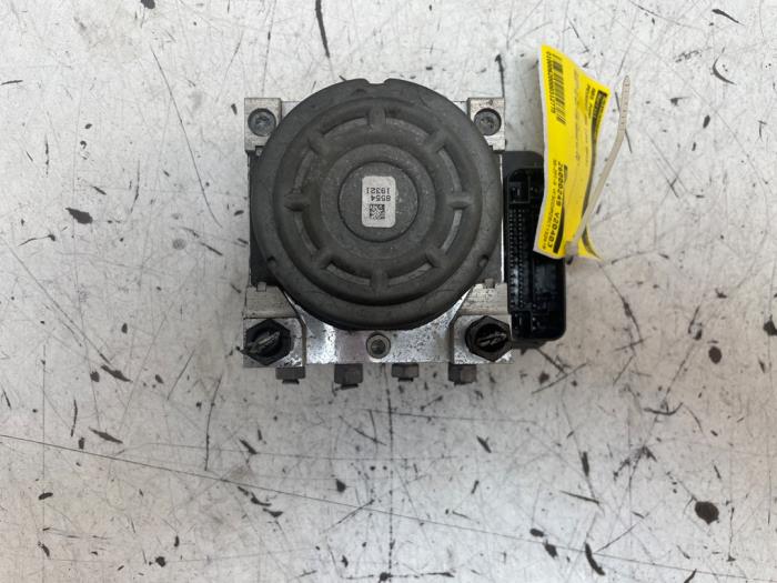 ABS pump Peugeot 208 I (CA/CC/CK/CL), 2012 / 2019 1.2 Vti 12V PureTech 82, Hatchback, Petrol, 1.199cc, 60kW (82pk), FWD, EB2F; HMZ, 2012-03 / 2019-12, CAHMZ; CCHMZ (Used)