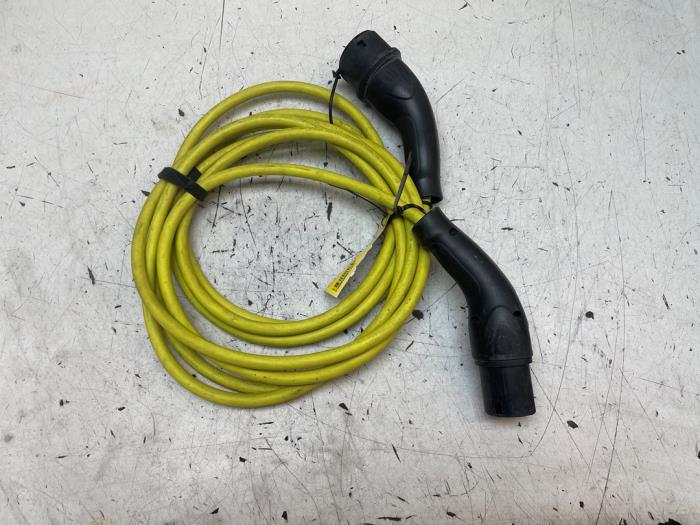 Usados Cable de carga vehículo híbrido Volkswagen Up! (121) e-Up! Precio € 135,00 Norma de margen ofrecido por Autodemontage van de Laar