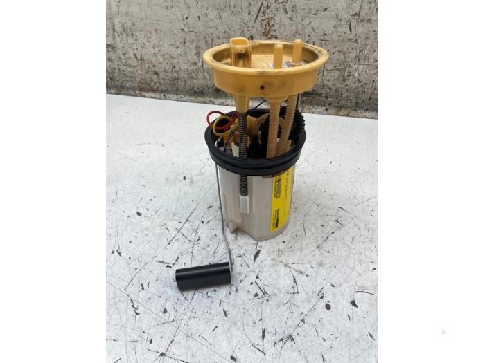 Usagé Pompe à carburant Volkswagen Transporter T6 2.0 TDI 150 Prix € 121,00 Prix TTC proposé par Autodemontage van de Laar