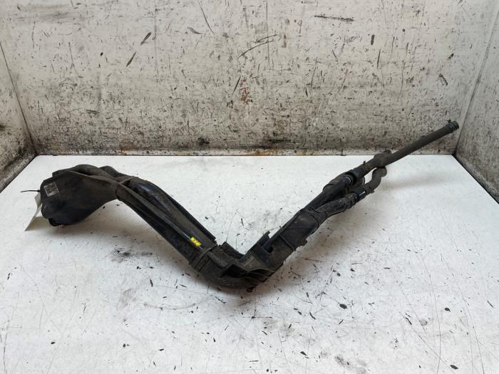 Begagnade Påfyllningsrör, bränsletank Hyundai i10 1.0 12V Pris € 75,00 Marginaltabell erbjuds av Autodemontage van de Laar