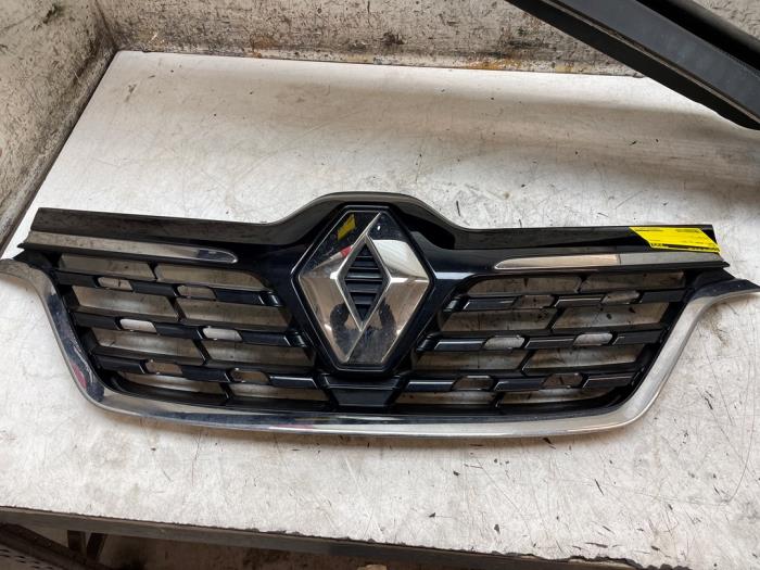 Używane Grill Renault Arkana (RJLL) 1.3 Mild Hybrid 160 16V Cena € 175,00 Procedura marży oferowane przez Autodemontage van de Laar