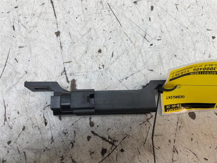 Używane Keyless Entry-Antena Renault Trafic (1FL/2FL/3FL/4FL) 2.0 dCi 16V 150 Cena na żądanie oferowane przez Autodemontage van de Laar