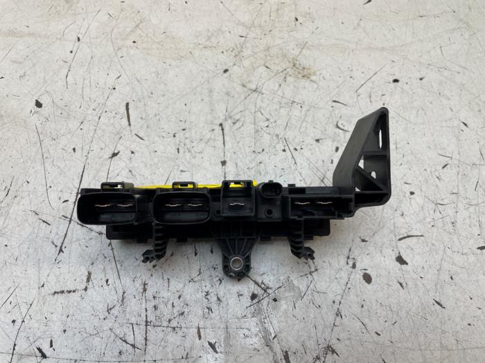 Begagnade Batterisensor Renault Trafic (1FL/2FL/3FL/4FL) 2.0 dCi 16V 150 Pris på förfrågan erbjuds av Autodemontage van de Laar