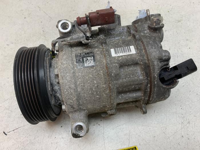 Usagé Pompe clim Volkswagen Polo VI (AW1) 1.0 TSI 12V Prix € 100,00 Règlement à la marge proposé par Autodemontage van de Laar