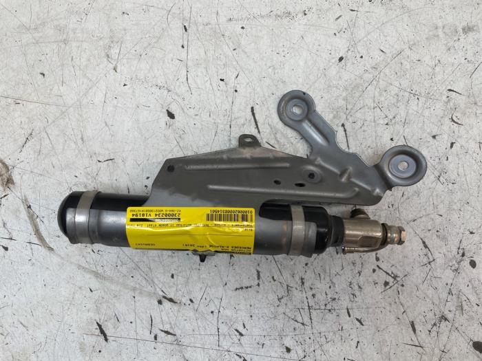 Używane Silownik HSR Mercedes E (W213) E-350e 2.0 Turbo 16V Cena € 70,00 Procedura marży oferowane przez Autodemontage van de Laar