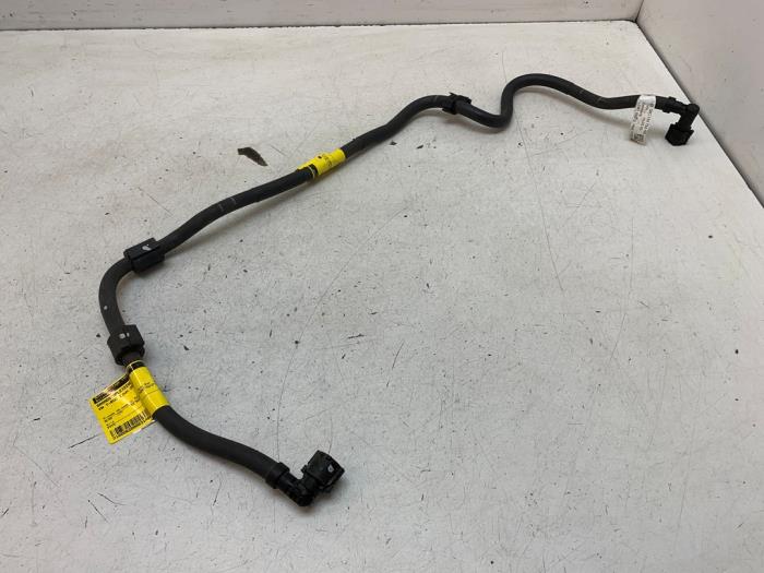 Usagé Conduit de carburant Volkswagen T-Roc I 1.0 TSI 12V Prix € 30,00 Règlement à la marge proposé par Autodemontage van de Laar