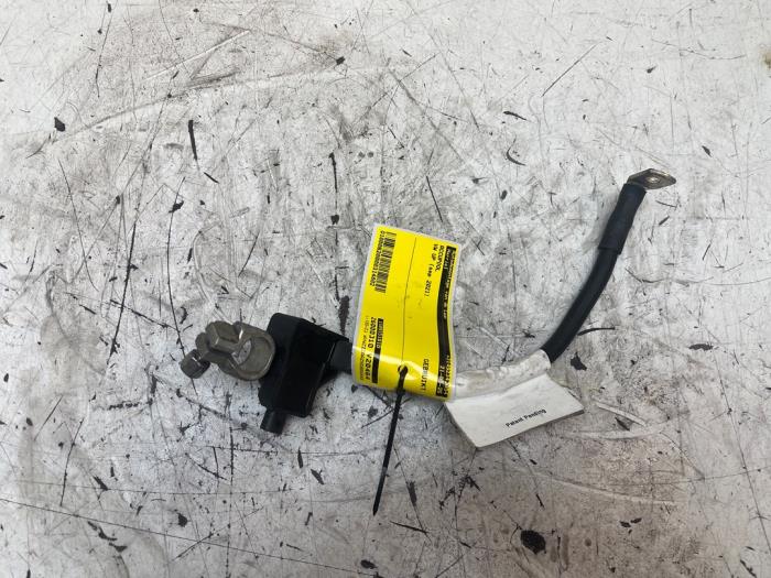 Używane Biegun akumulator Volkswagen Up! (121) 1.0 MPI 12V Cena € 35,00 Procedura marży oferowane przez Autodemontage van de Laar