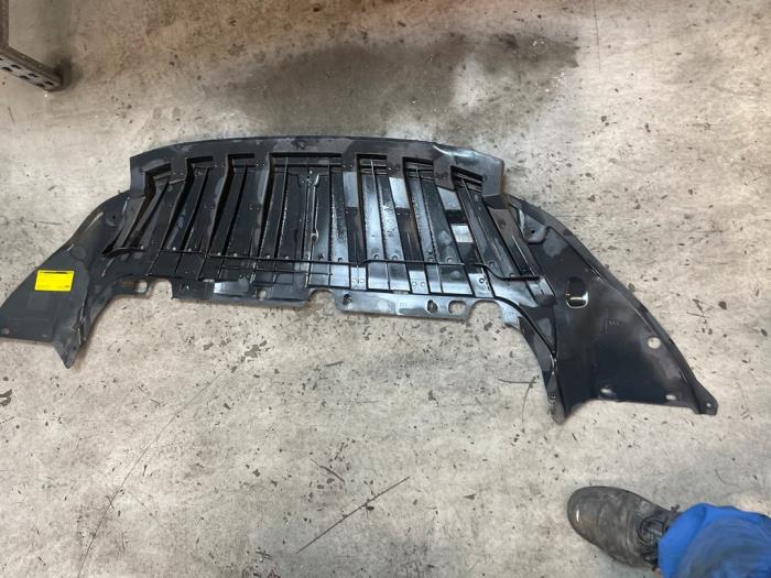 Usados Parachoque placa base Ford C-Max (DXA) 1.0 Ti-VCT EcoBoost 12V 125 Precio de solicitud ofrecido por Autodemontage van de Laar