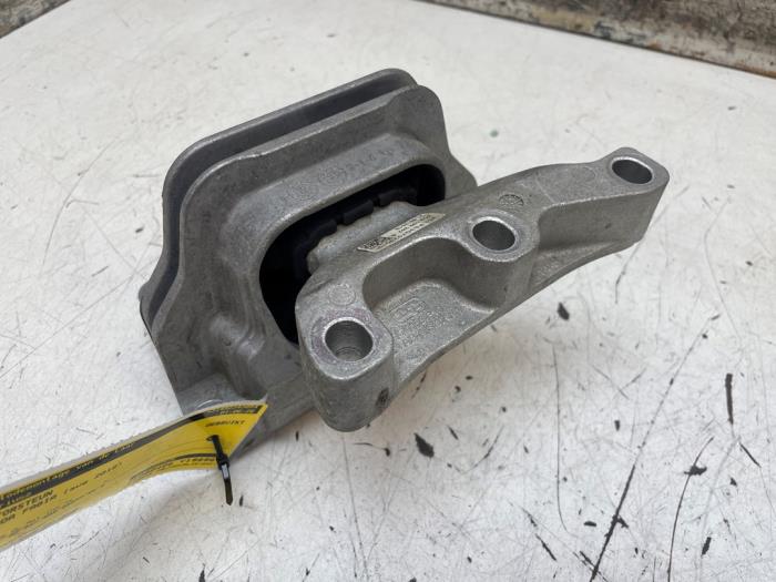 Used Engine mount Skoda Fabia III Combi (NJ5) 1.0 TSI 12V Price € 25,00 Margin scheme offered by Autodemontage van de Laar