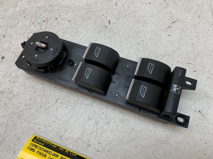 Usados Interruptor combinado de ventanillas Ford Focus 3 1.6 Ti-VCT 16V 125 Precio € 25,00 Norma de margen ofrecido por Autodemontage van de Laar