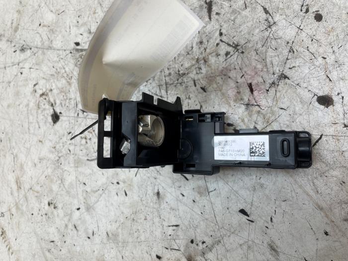 Używane Biegun akumulator Lynk &amp; Co 01 1.5 PHEV Cena na żądanie oferowane przez Autodemontage van de Laar