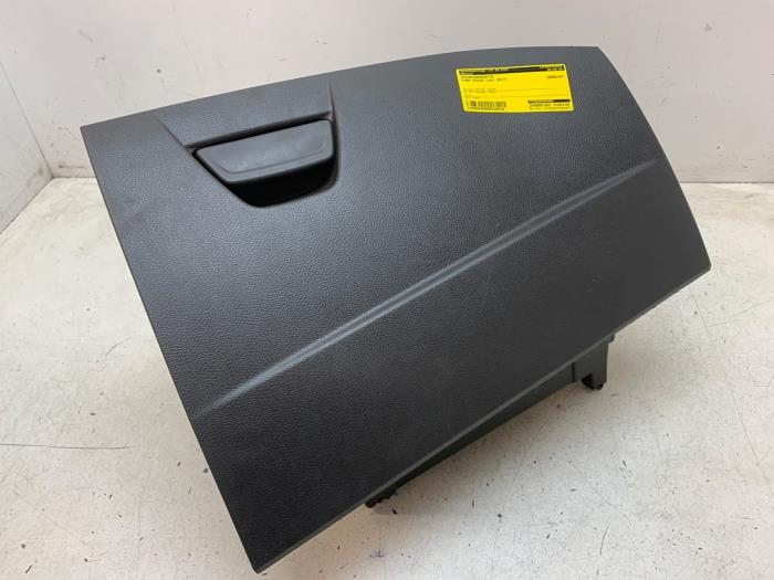 Begagnade Handskfack Ford Focus 3 1.0 Ti-VCT EcoBoost 12V 100 Pris € 35,00 Marginaltabell erbjuds av Autodemontage van de Laar