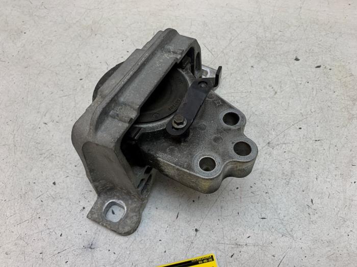 Usagé Support moteur Ford Focus 3 1.0 Ti-VCT EcoBoost 12V 100 Prix € 25,00 Règlement à la marge proposé par Autodemontage van de Laar