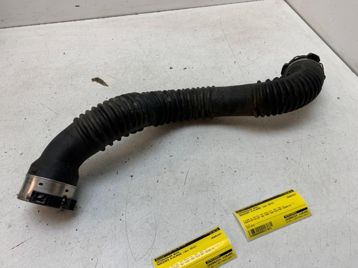 Intercooler Rohr Mercedes A (W176), 2012 / 2018 1.6 A-180 16V, Fließheck, Benzin, 1.595cc, 90kW (122pk), FWD, M270910, 2012-09 / 2018-05, 176.042 (Gebraucht)