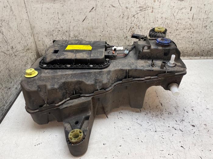 Gebrauchte Adblue Tank Opel Combo Cargo 1.6 CDTI 100 Preis € 275,00 Margenregelung angeboten von Autodemontage van de Laar