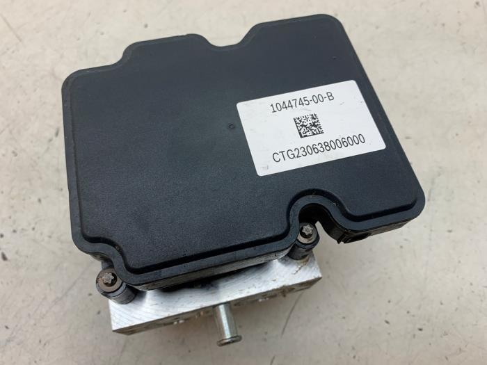 Gebrauchte ABS Pumpe Tesla Model Y (5YJY) RWD Preis auf Anfrage angeboten von Autodemontage van de Laar