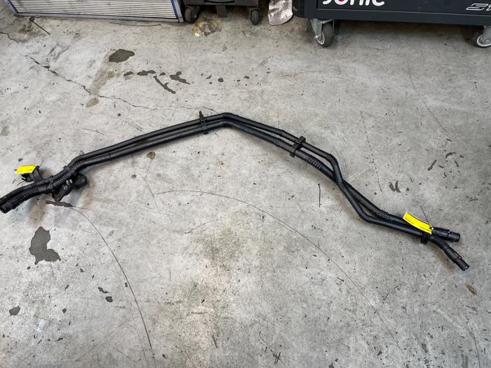 Begagnade Vattenrör Smart Forfour (453) 1.0 12V Pris € 100,00 Marginaltabell erbjuds av Autodemontage van de Laar