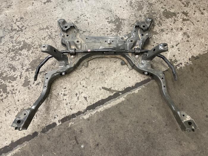Used Subframe Toyota Yaris Cross (PB1/PJ1) 1.5 12V Hybrid 115 Price € 600,00 Margin scheme offered by Autodemontage van de Laar