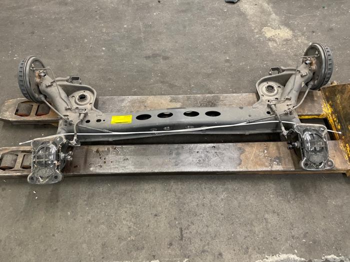Usagé Train arrière complet Volkswagen Polo VI (AW1) 1.0 MPI 12V Prix € 425,00 Règlement à la marge proposé par Autodemontage van de Laar