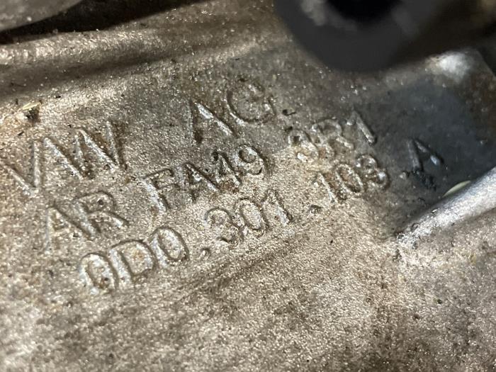 Getriebe van een Volkswagen Polo VI (AW1) 1.0 MPI 12V 2024