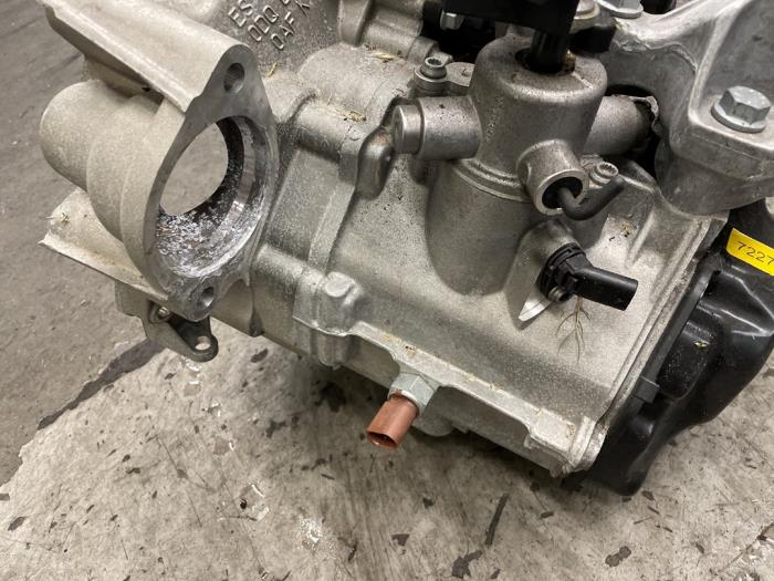 Getriebe van een Volkswagen Polo VI (AW1) 1.0 MPI 12V 2024