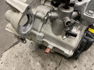 Getriebe van een Volkswagen Polo VI (AW1) 1.0 MPI 12V 2024