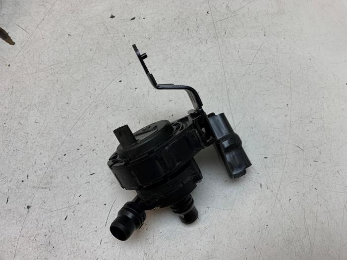 Begagnade Extra vattenpump Jeep Avenger 1.2 e-Hybrid T3 Pris på förfrågan erbjuds av Autodemontage van de Laar