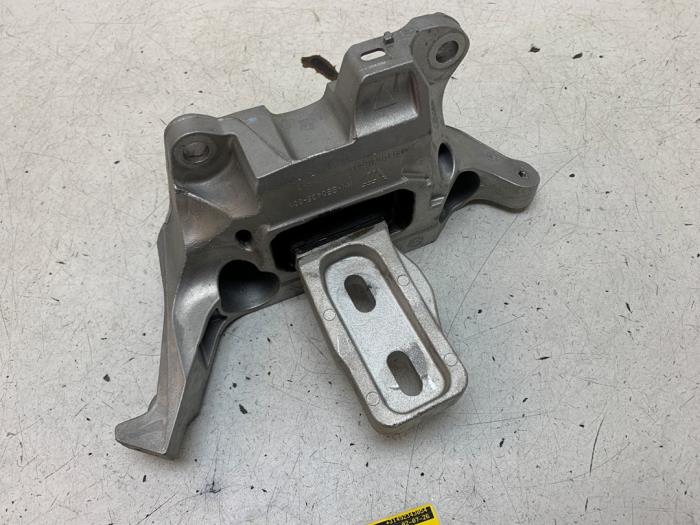 Used Engine mount Jeep Avenger 1.2 e-Hybrid T3 Price on request offered by Autodemontage van de Laar