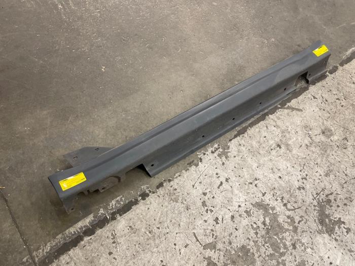 Gebrauchte Seitenschürze rechts Mini Clubman (R55) 1.6 16V One Preis € 75,00 Margenregelung angeboten von Autodemontage van de Laar