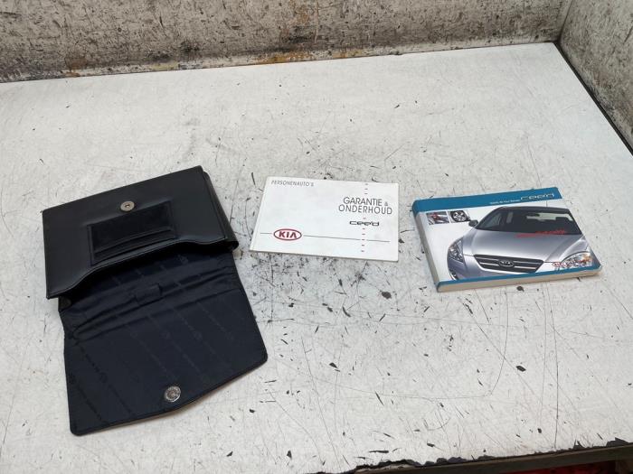 Używane Instrukcja Kia Cee'd Sporty Wagon (EDF) 1.6 CVVT 16V Cena € 35,00 Procedura marży oferowane przez Autodemontage van de Laar
