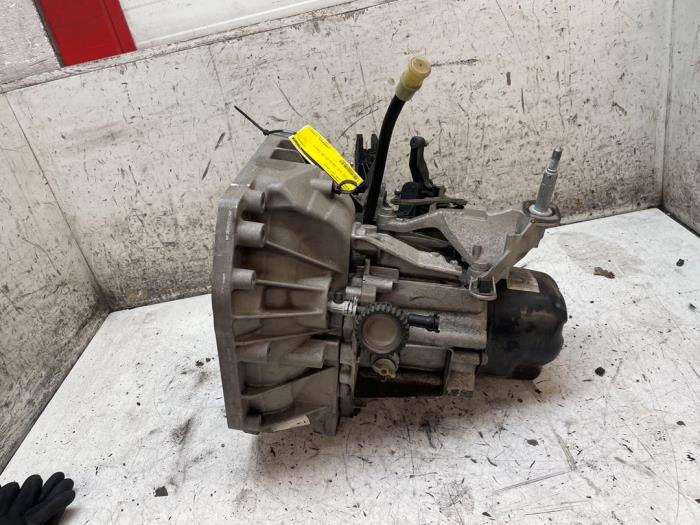 Gebrauchte Getriebe Renault Clio IV (5R) 0.9 Energy TCE 90 12V Preis auf Anfrage angeboten von Autodemontage van de Laar