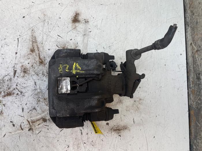 Gebrauchte Bremszange rechts hinten Iveco New Daily VI 40C14, 50C14, 60C14 Natural Power Preis auf Anfrage angeboten von Autodemontage van de Laar