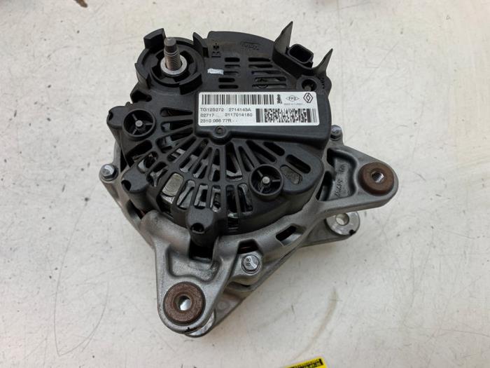 Begagnade Dynamo Renault Clio IV (5R) 0.9 Energy TCE 90 12V Pris på förfrågan erbjuds av Autodemontage van de Laar