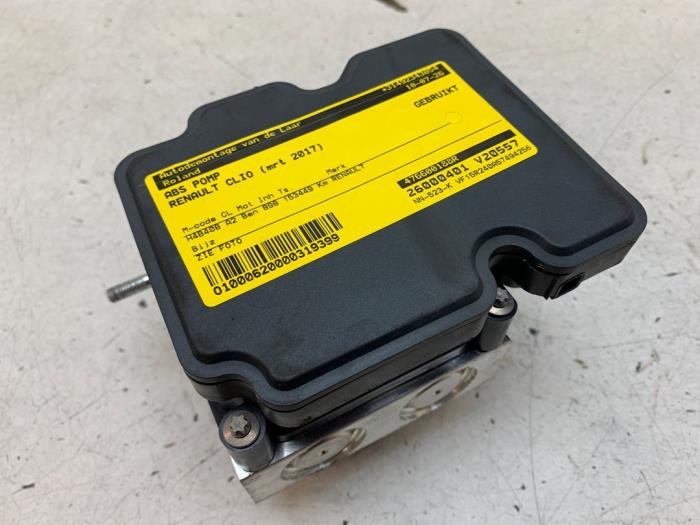 Used ABS pump Renault Clio IV (5R) 0.9 Energy TCE 90 12V Price on request offered by Autodemontage van de Laar
