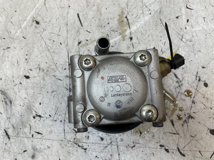 Usagé Pompe de direction Ford Focus 3 Wagon 1.6 Ti-VCT 16V 125 Prix sur demande proposé par Autodemontage van de Laar