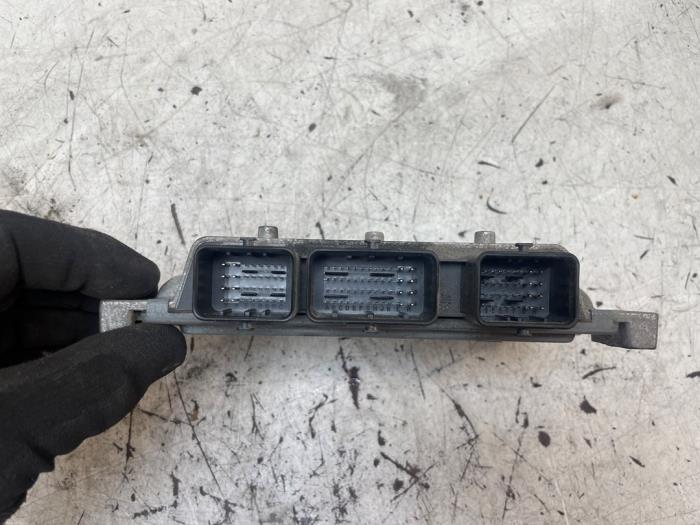 Engine management computer from a Ford Fiesta 6 (JA8) 1.4 16V 2009