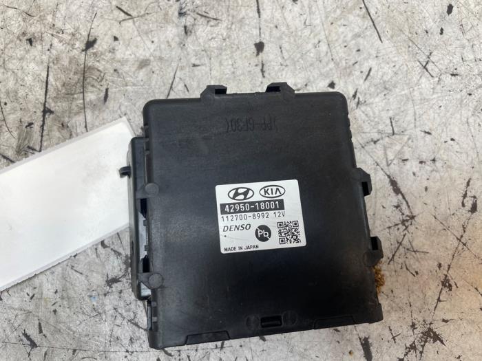 Used Automatic gearbox computer Kia Niro I (DE) E-Niro 64 kWh Price on request offered by Autodemontage van de Laar