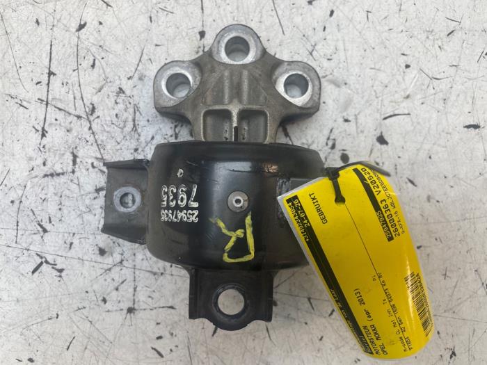 Used Engine mount Opel Mokka/Mokka X 1.6 16V EcoFlex 4x2 Price on request offered by Autodemontage van de Laar